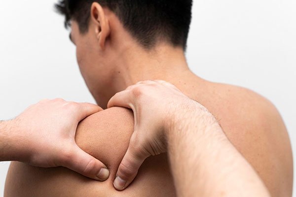 osteopatia para tratar dor no ombro