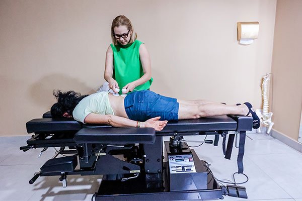 mesa de flexão - técnica não cirúrgica para tratar dor nas costas