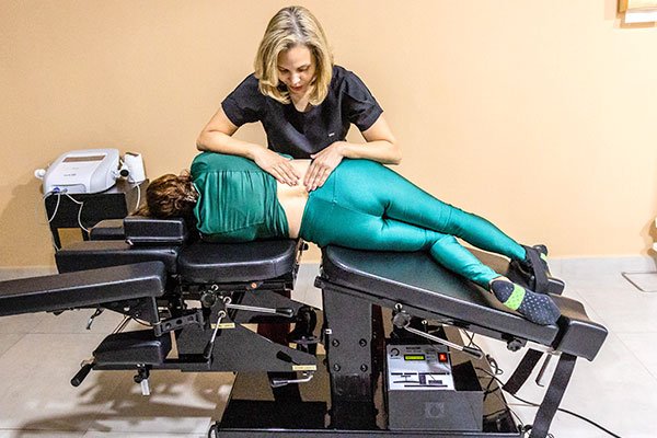 terapia mecânica para o tratamento de problemas na coluna